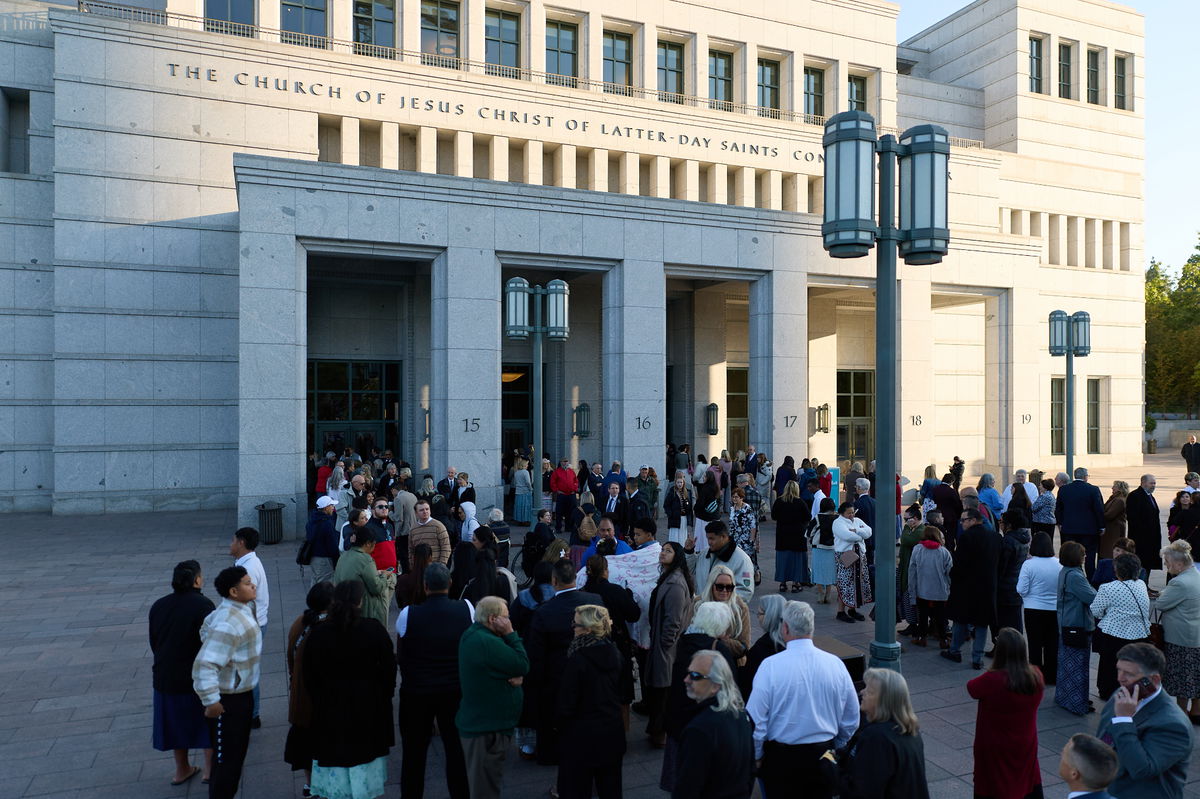Thousands attend viewing for President Russell M. Nelson