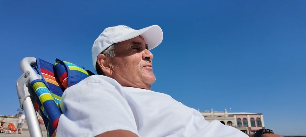 A quick-thinking beachgoer is being praised for his bravery after rescuing a young woman caught in a dangerous rip current off the Jersey Shore.