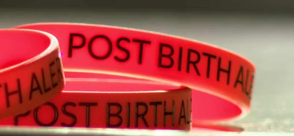 Six-week wristband program aims to improve emergency response for mothers experiencing post-birth complications.