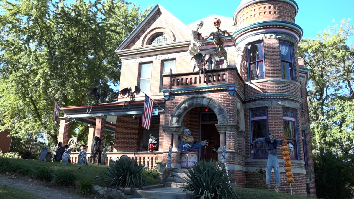 Downtown corner house provides spooky sights for passersby
