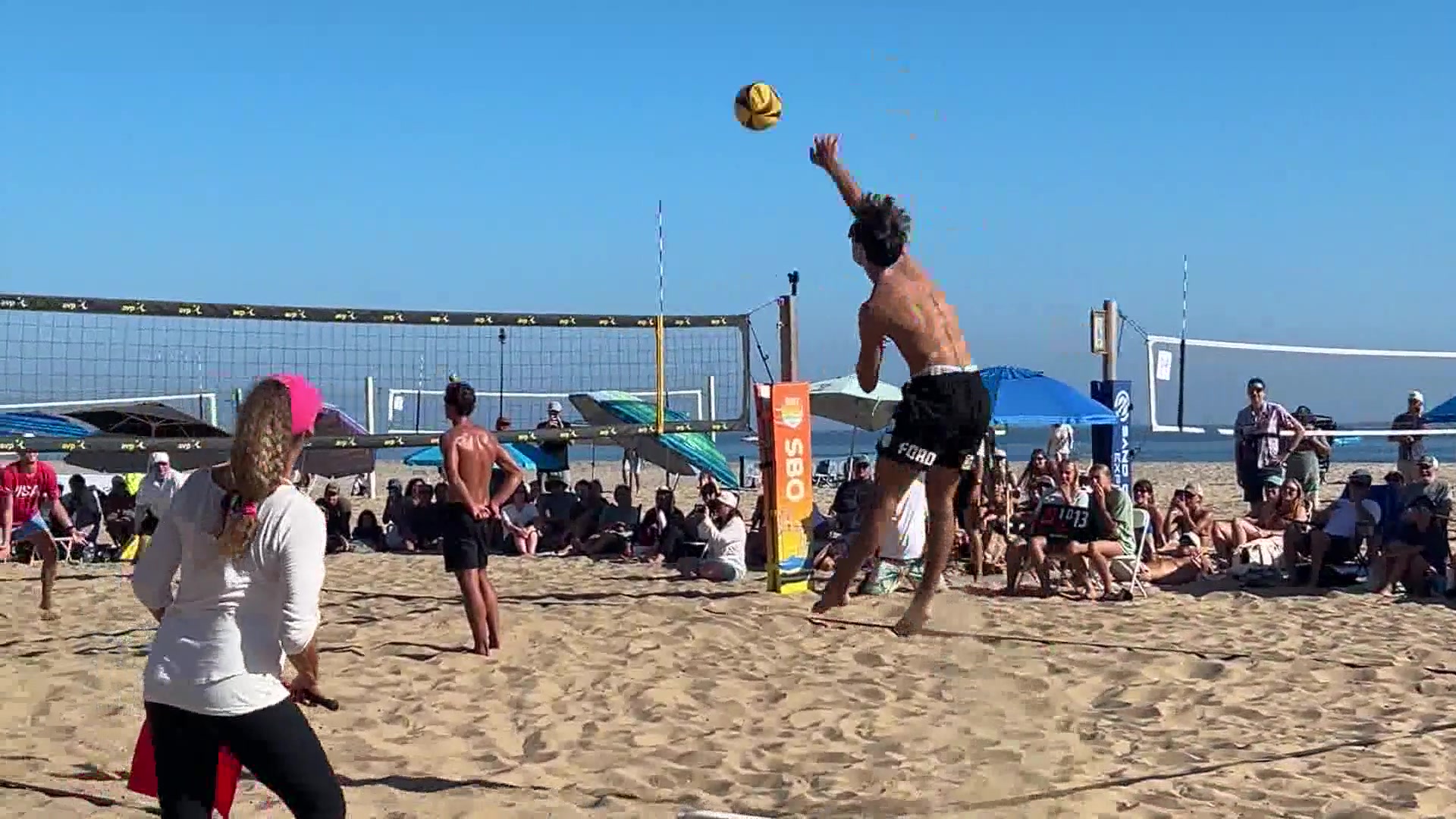Santa Barbara Open is a hit with volleyball players