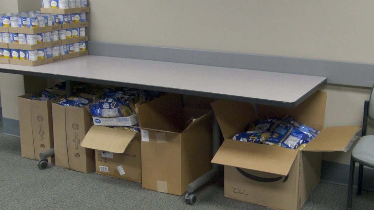 United Way holds volunteer sessions to help with possible suspension of SNAP benefits