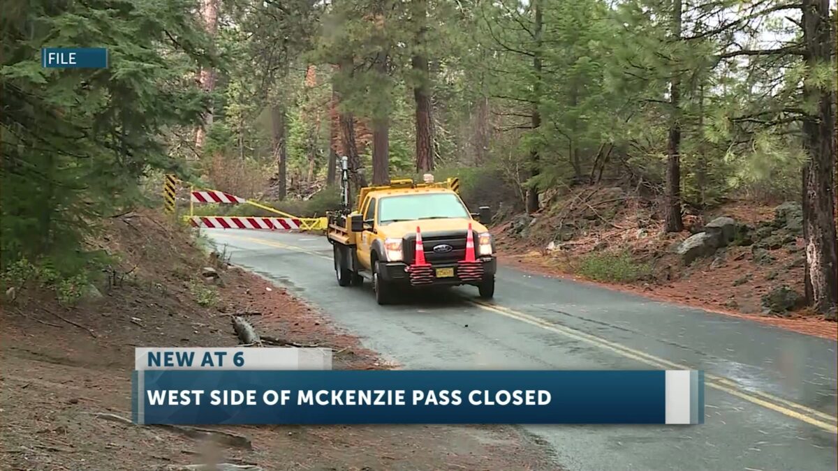 Sign of the snowy season: ODOT closes the gates on the west side of McKenzie Pass