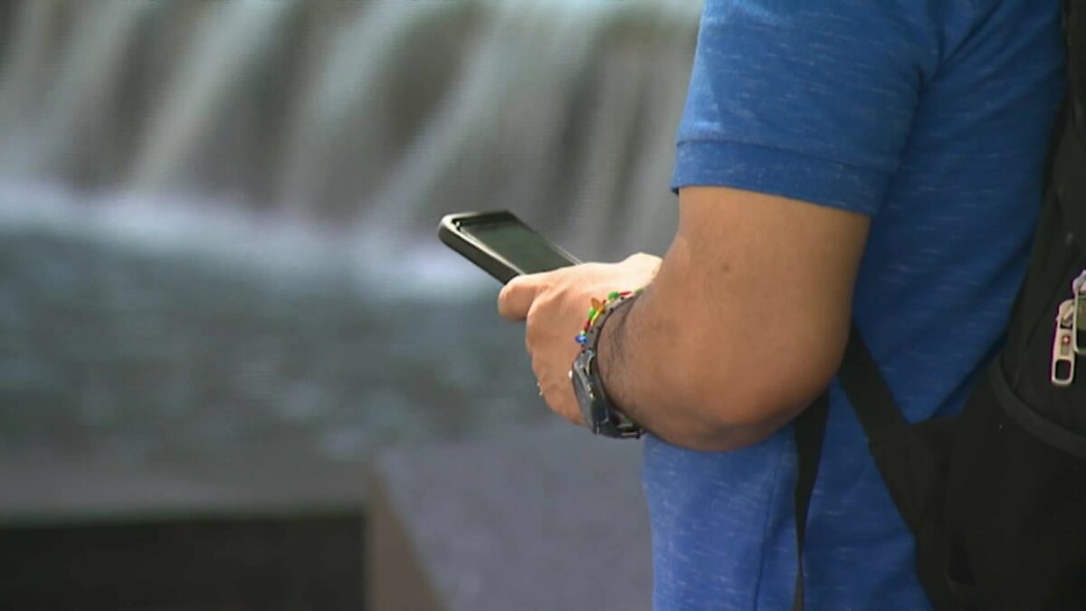 City sets up QR codes as new method to provide customer service feedback