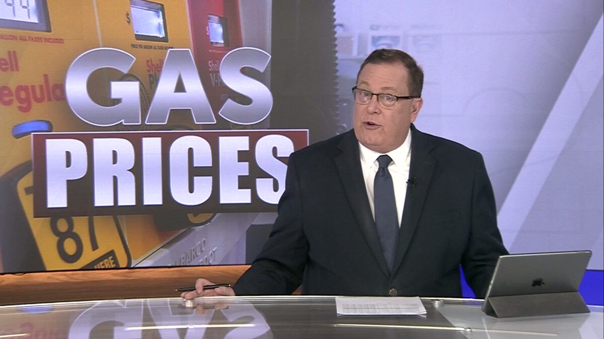 Oregon gas prices keep falling ‘like the autumn leaves