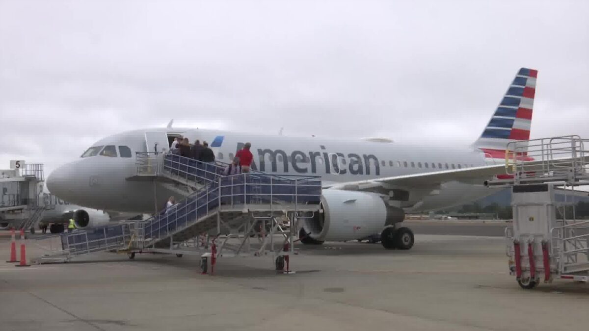 See how Central Coast airports are being impacted by the government shutdown