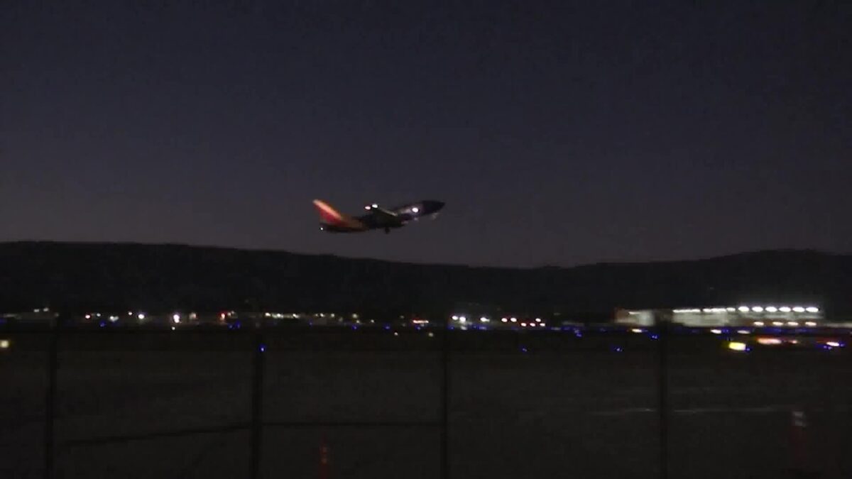 Airports prepare for holiday travel as Government Shutdown continues