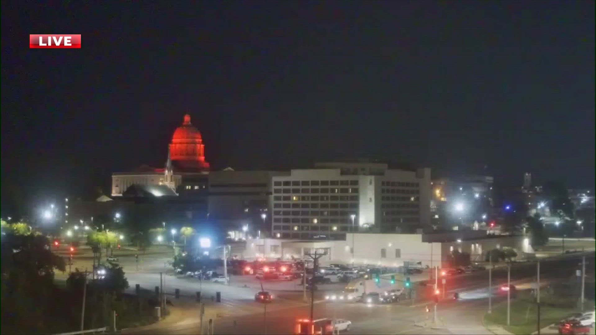 Candlelight vigil held to honor fallen firefighters in Missouri