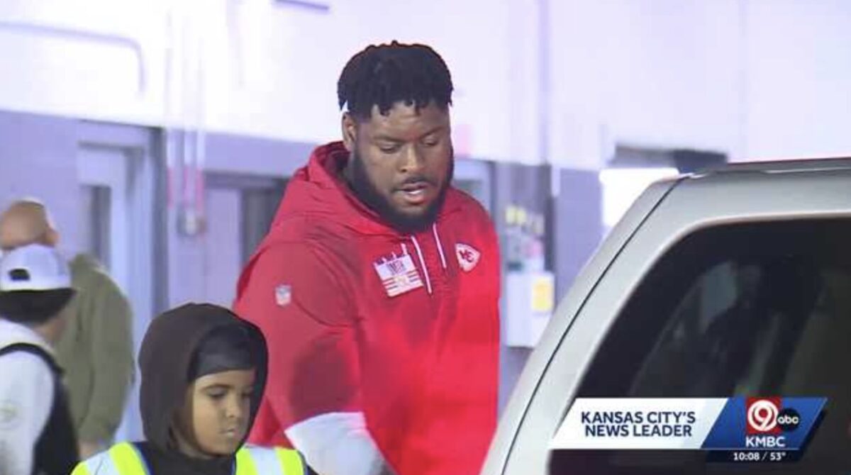 Several Kansas City families will have an easier Thanksgiving this year thanks to Chiefs offensive lineman Trey Smith