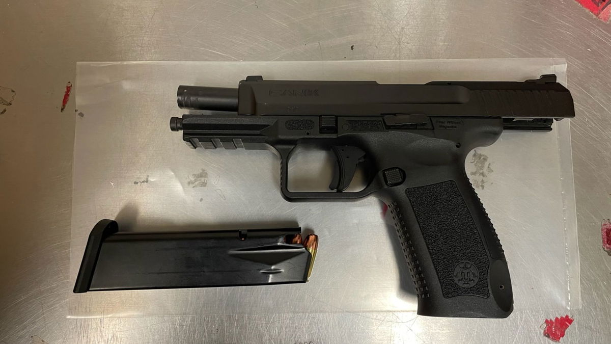 Man arrested for firearm and narcotics possesion at traffic stop