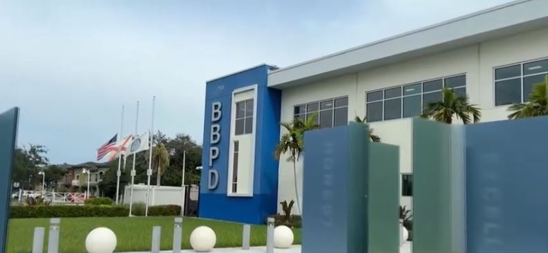 The daughter of a Boynton Beach woman who was shot and killed minutes after asking police for help has filed a wrongful death lawsuit against the city and a Boynton Beach police officer.