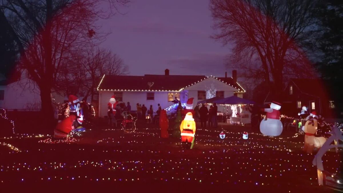 Christmas came early to a Mechanicsville couple Saturday as the community answered a wife's call to spread holiday cheer for her husband's birthday celebration while he battles stage 4 terminal cancer.