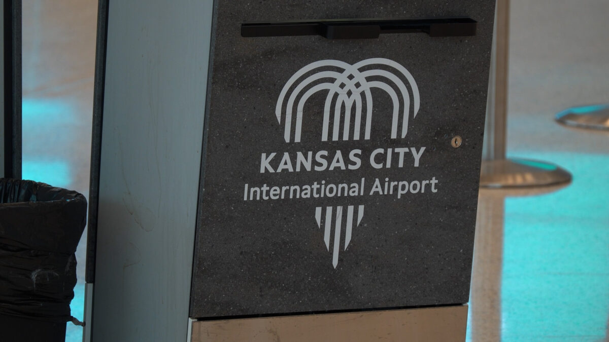 Officials share air travel tips ahead of Thanksgiving