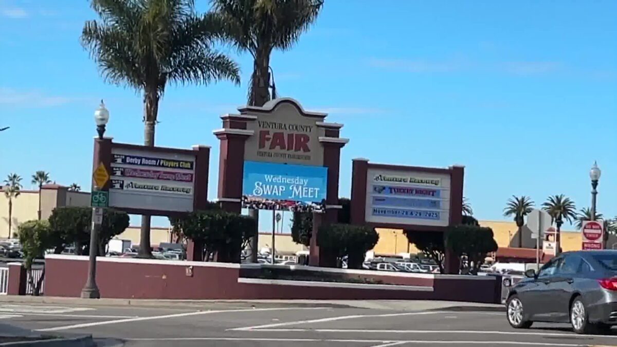 Holiday Shoppers flock to Swap Meet in Ventura