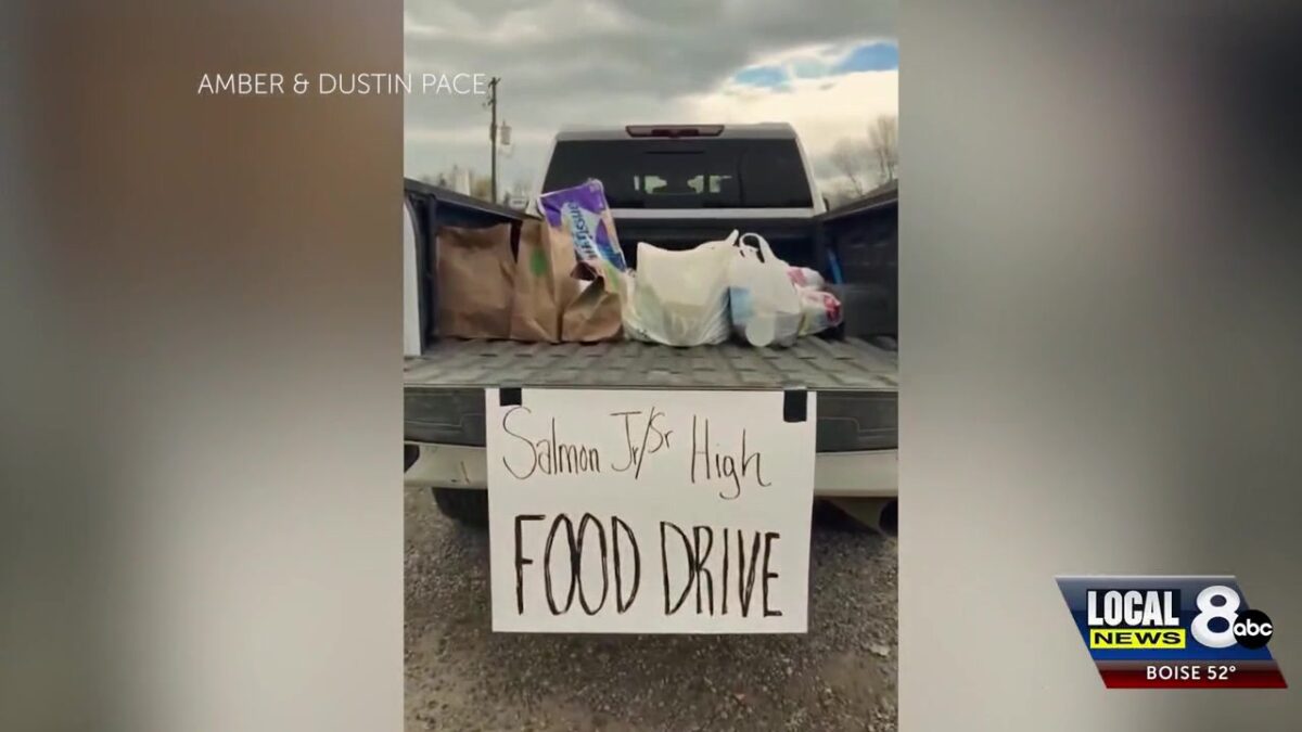 Salmon students line four blocks with food bank donations