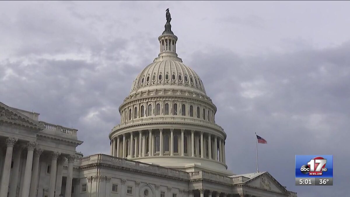 Missouri’s U.S. senators back funding bill to end shutdown