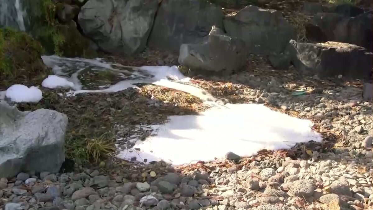 Soapy problems: Sunriver fountain filled with bubbles!