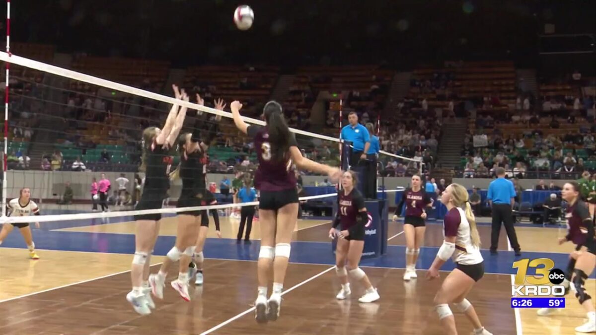 The Alamosa girls volleyball team advances to the third round of the Class 3A state tournament