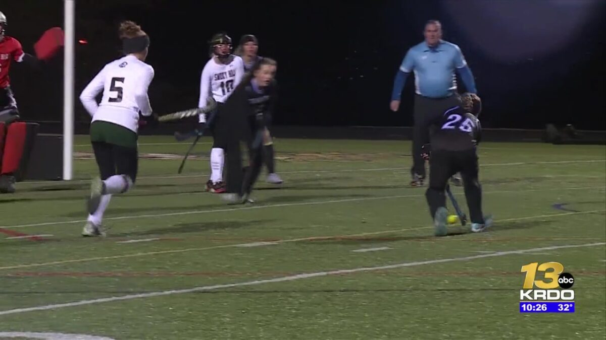 The District 20 field hockey team advances in the Class 4A playoffs