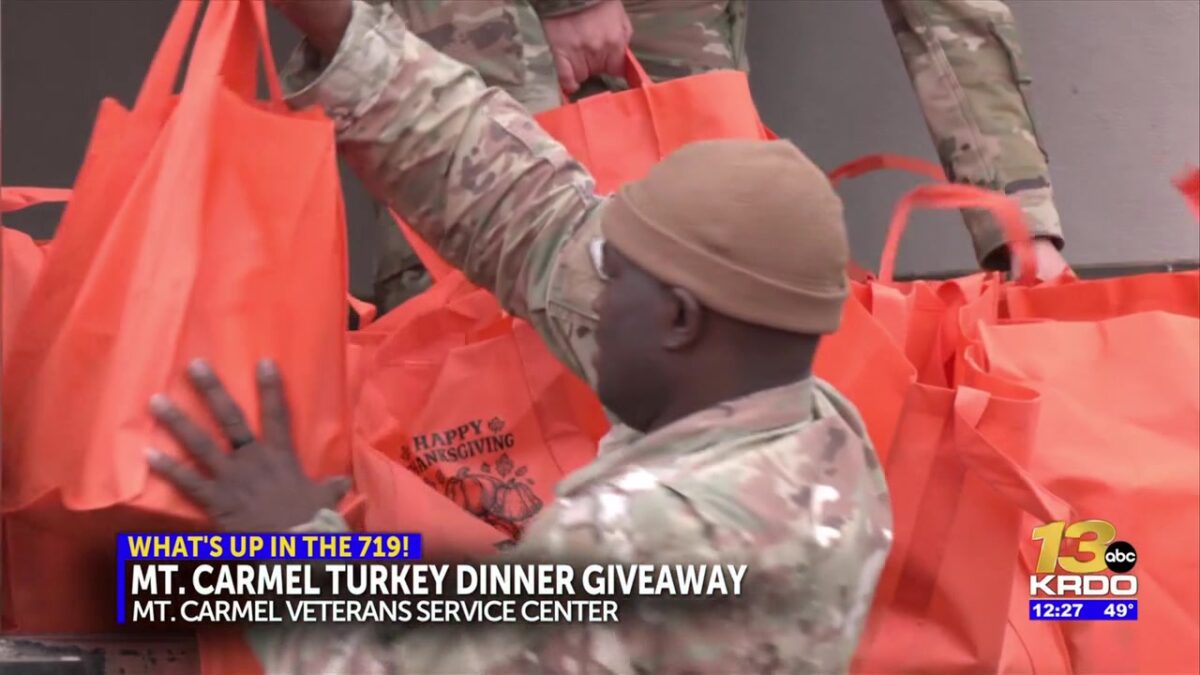 Mt. Carmel gives 850 free turkeys to local military members