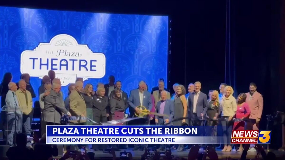 Palm Springs Plaza Theatre has ceremonial ribbon cutting