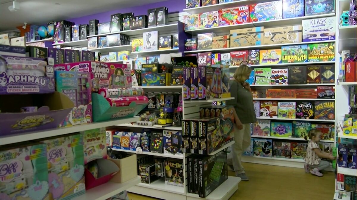 Bend toy store