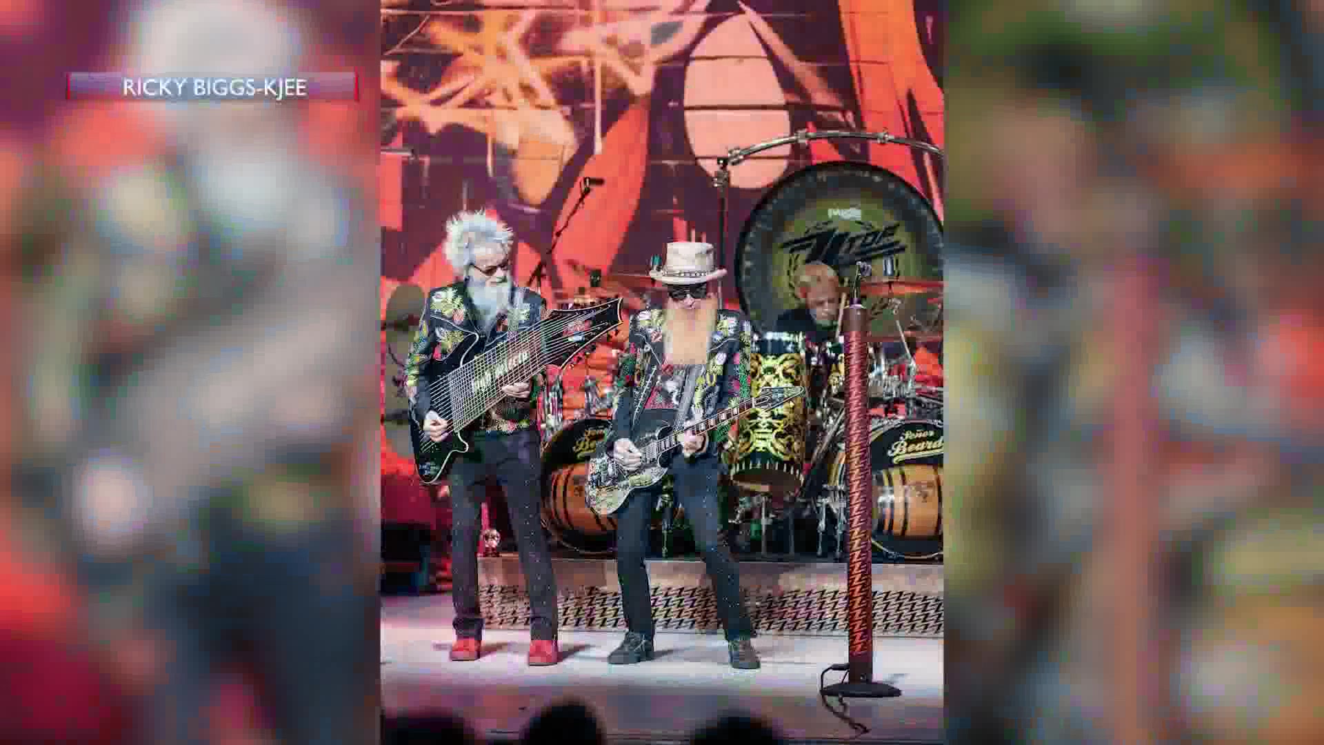 Bowl Season Ends with ZZ Top and a Surprise Guest