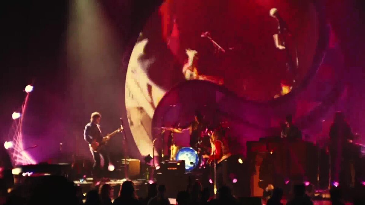 Aly and Aj close out Silver Deliverer tour making millennial dreams come true