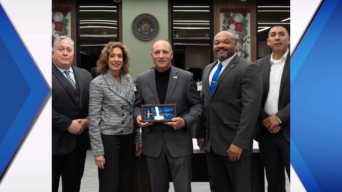 Elaine Holmes sworn in as new Indio Mayor