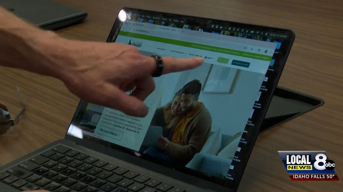 Deadlines loom to register for health insurance for 2026