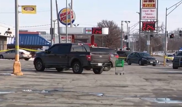 An anonymous witness told KETV NewsWatch 7 that her brief encounter with a gunman helped police identify and confront the man who then went on to shoot multiple officers.