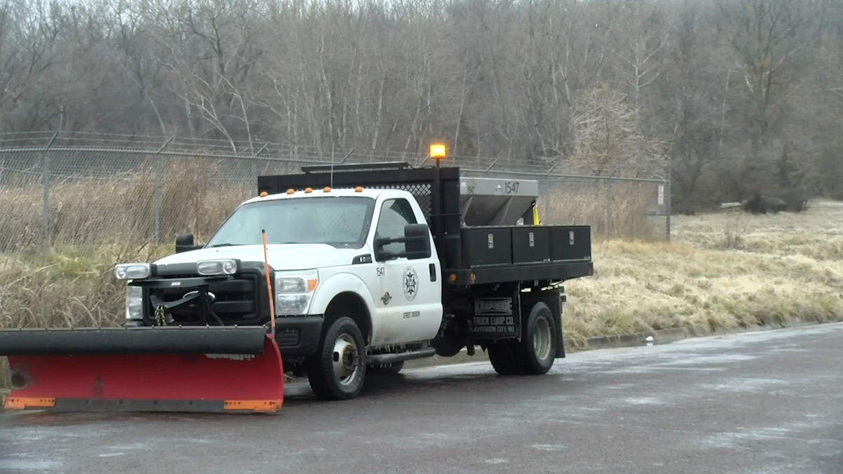 14-person plow crew reports in Columbia for overnight snowfall
