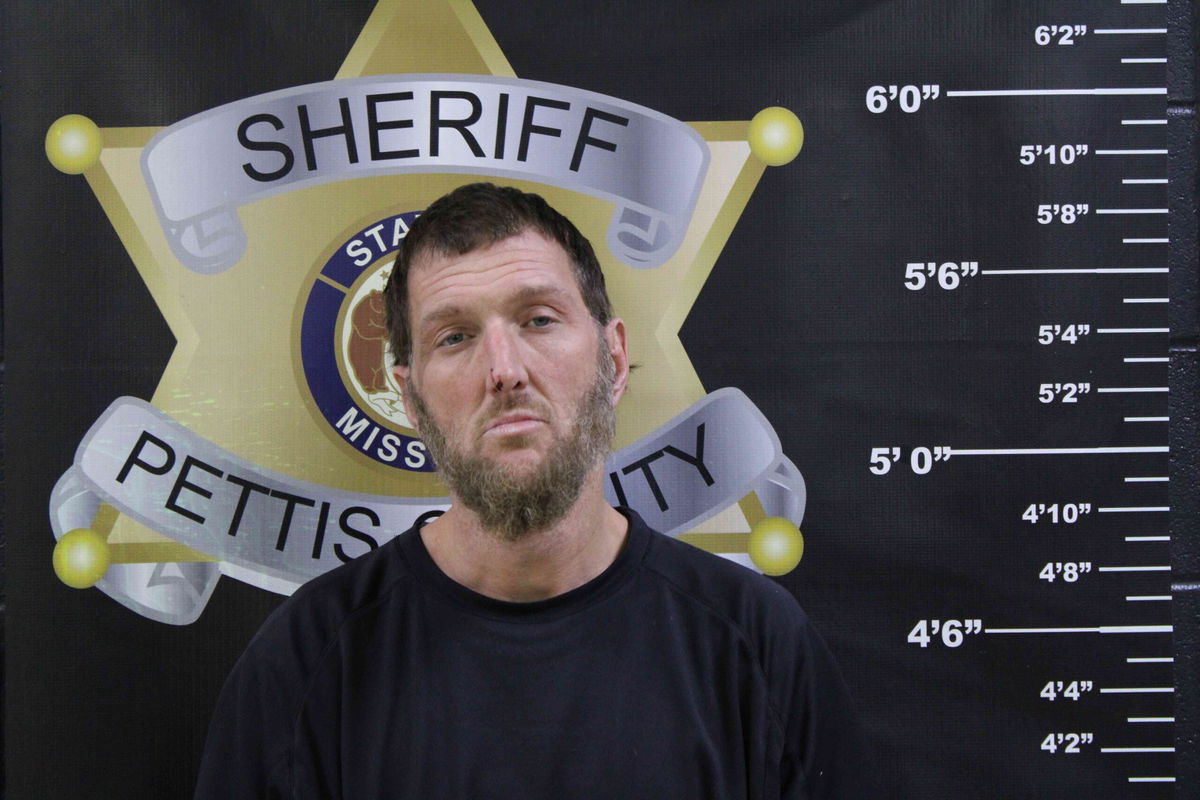 Sedalia man accused of stabbing man who knocked on his door