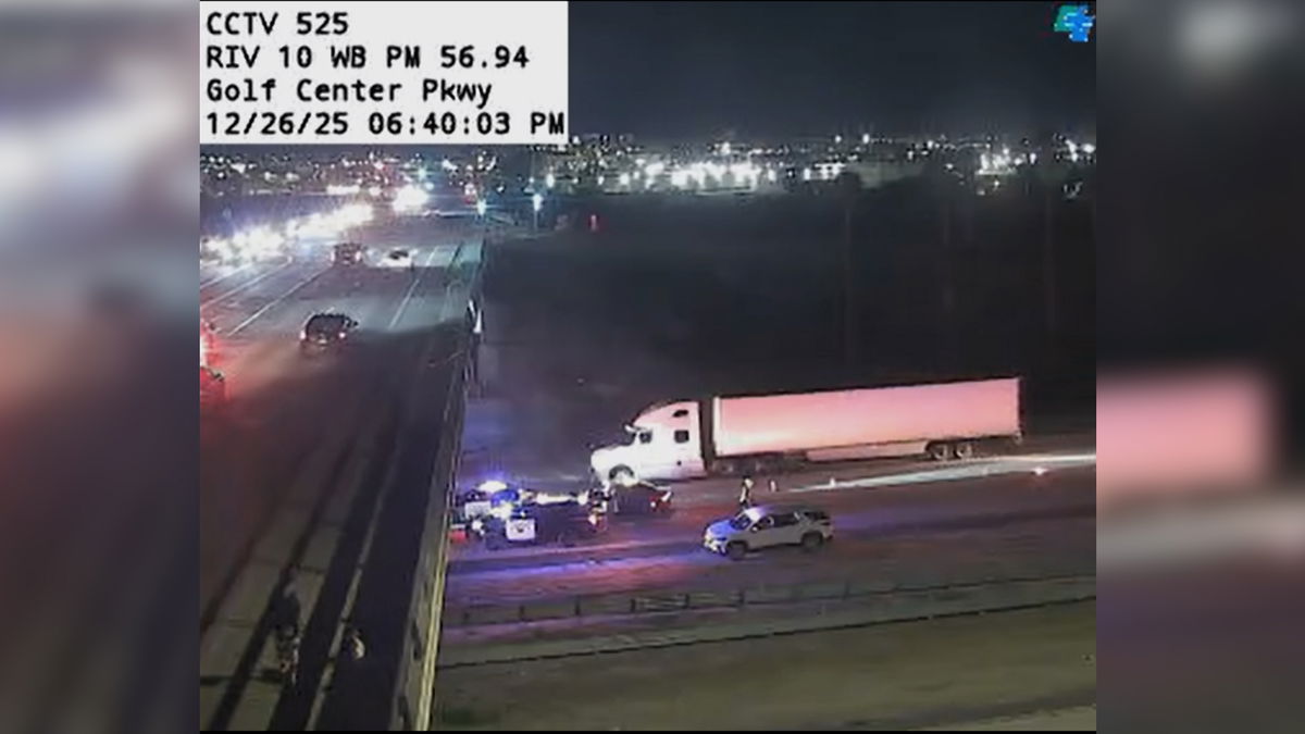 All lanes back open on I-10 at Golf Center Pkwy after police activity