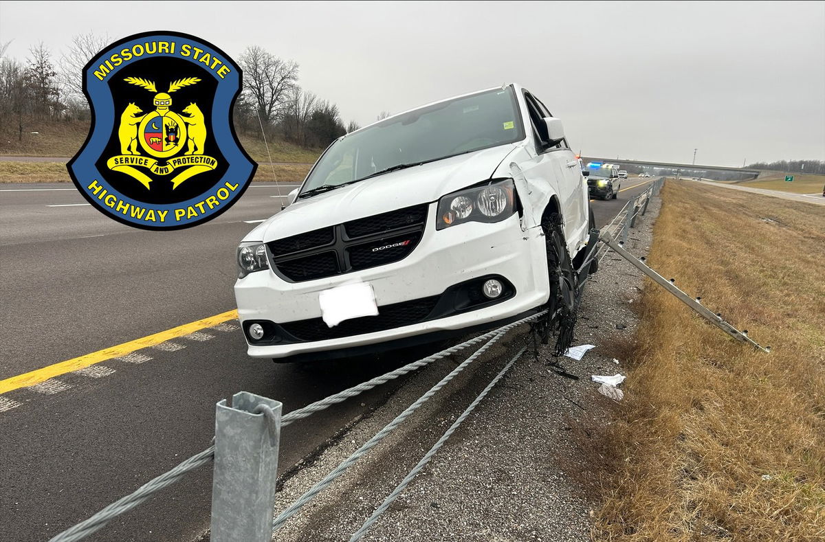 17-year-old in custody after highway pursuit in stolen van