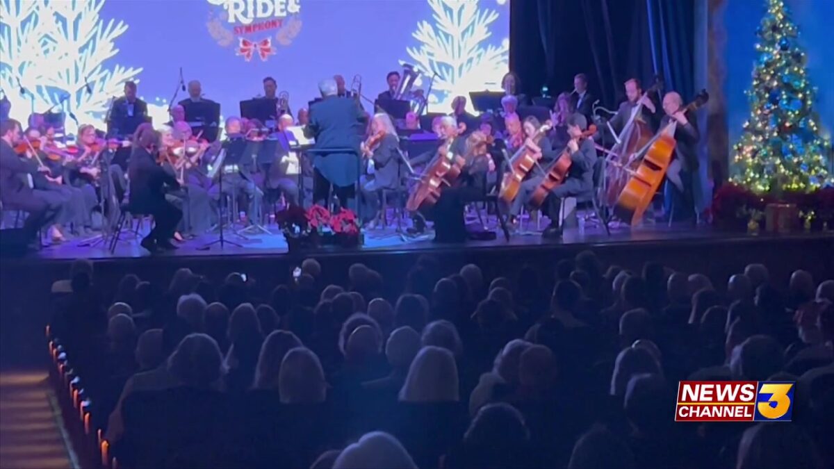 Palm Springs Symphony brings holiday cheer to Plaza Theatre
