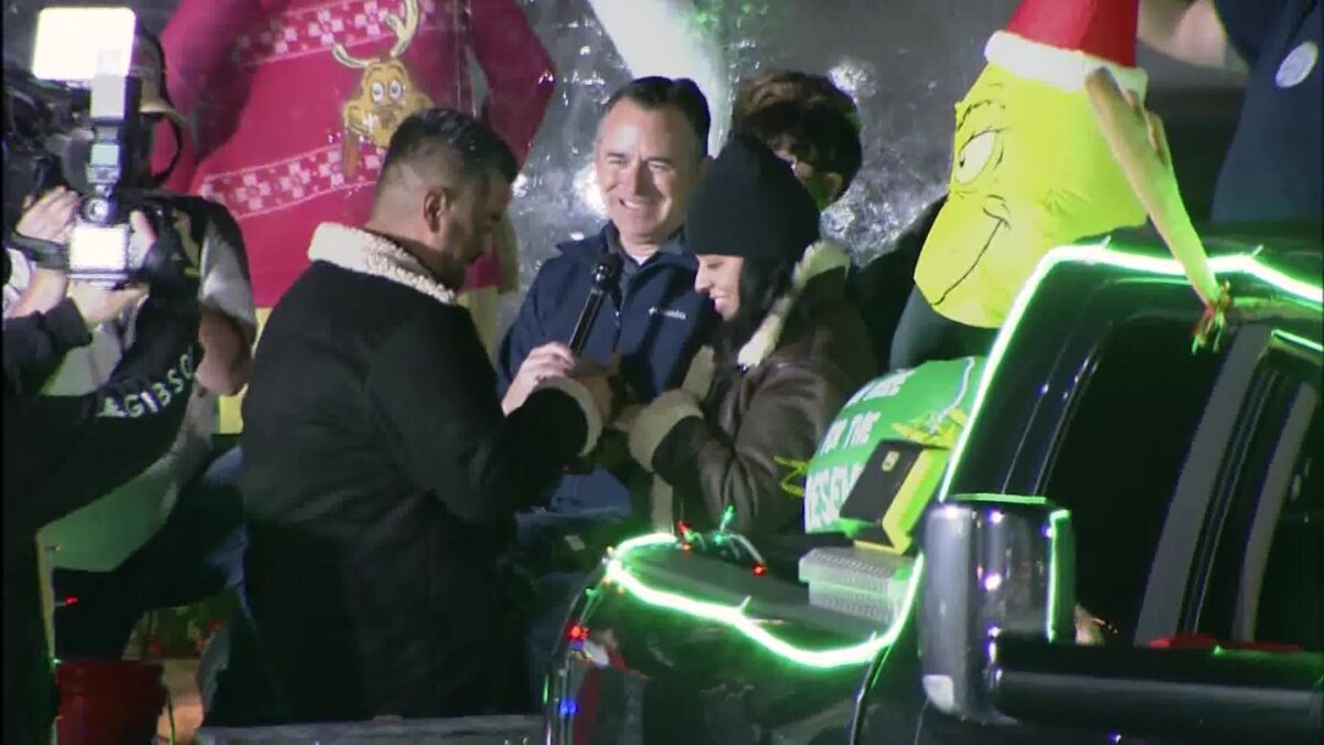 Santa Maria Parade of Lights highlights include proposal