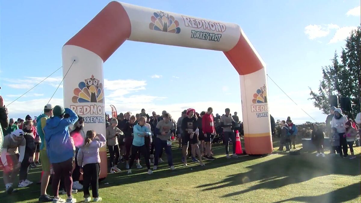 Redmond turkey trotters take off for a good cause