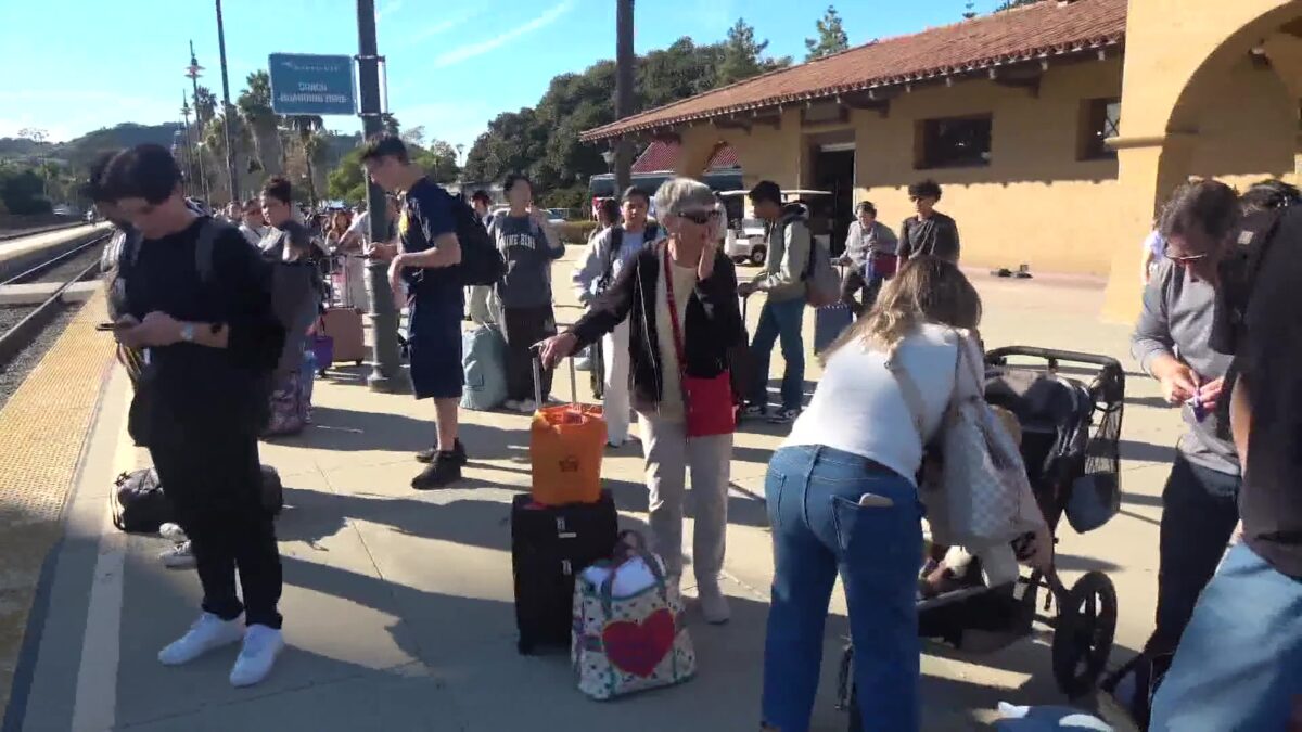 On the Move for Thanksgiving Weekend? Expect a Crowd Nearly Everywhere