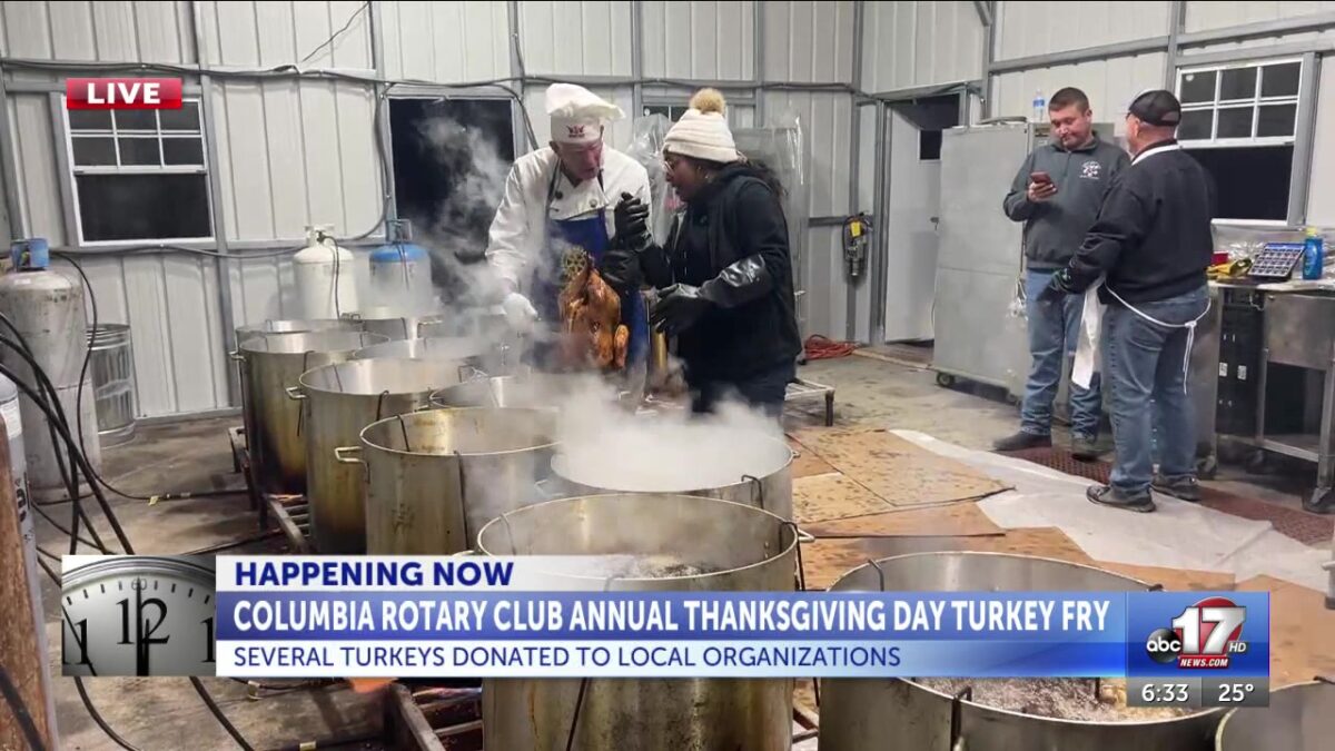 Record-tying 405 turkeys fried by Rotary Club for Thanksgiving