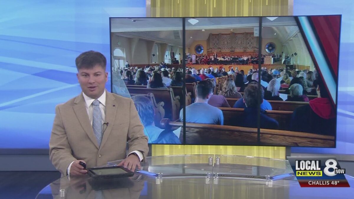 Hundreds filled the Rexburg Tabernacle kick off Thanksgiving celebrations