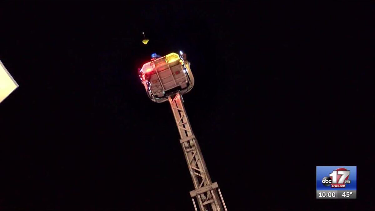 Columbia Hanukkah celebration emphasizes ‘light’ after Sydney attack