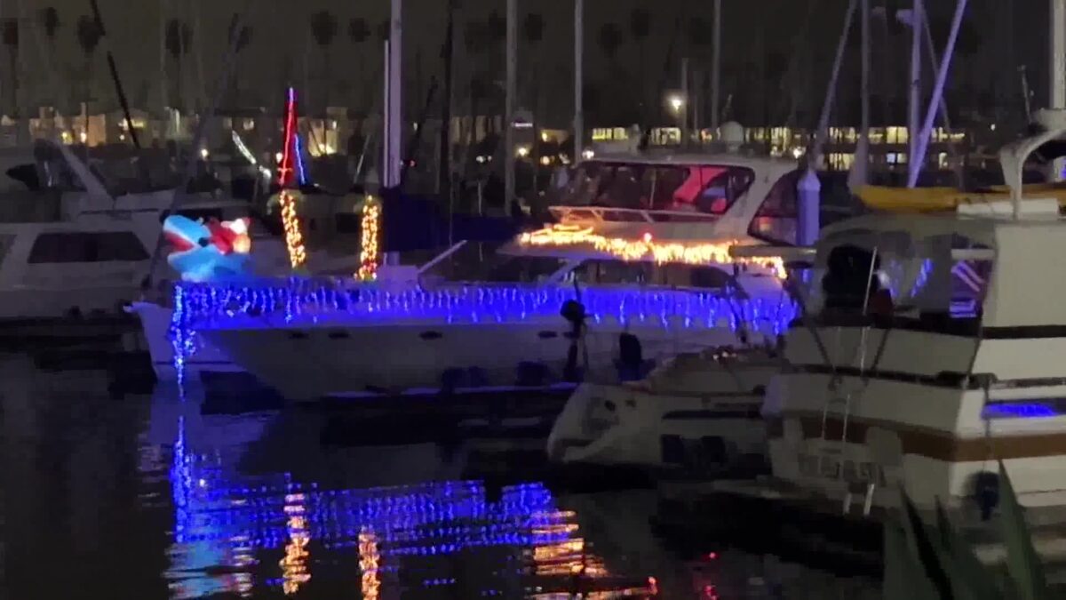 “Let it Glow” Boat Parade Lights Up Ventura Harbor