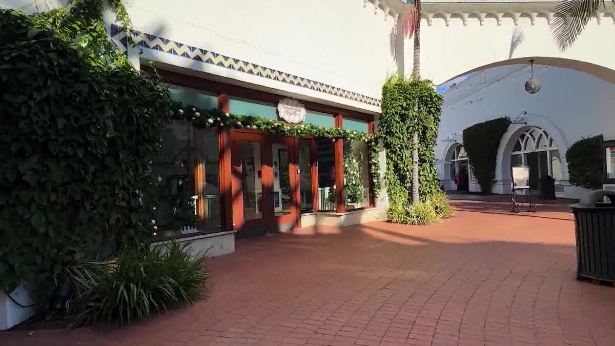 Paseo Nuevo Turns Holiday Shopping Into Wish-Making Magic