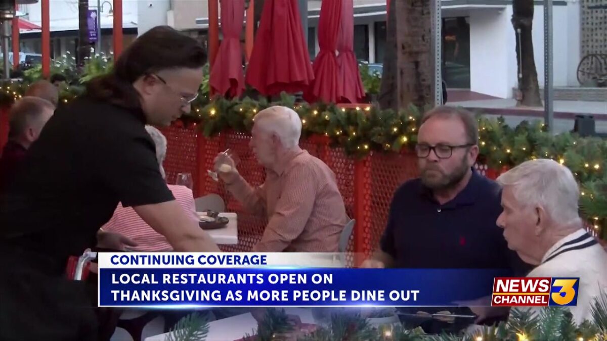 Local restaurants stay open on Thanksgiving as more people choose to dine out