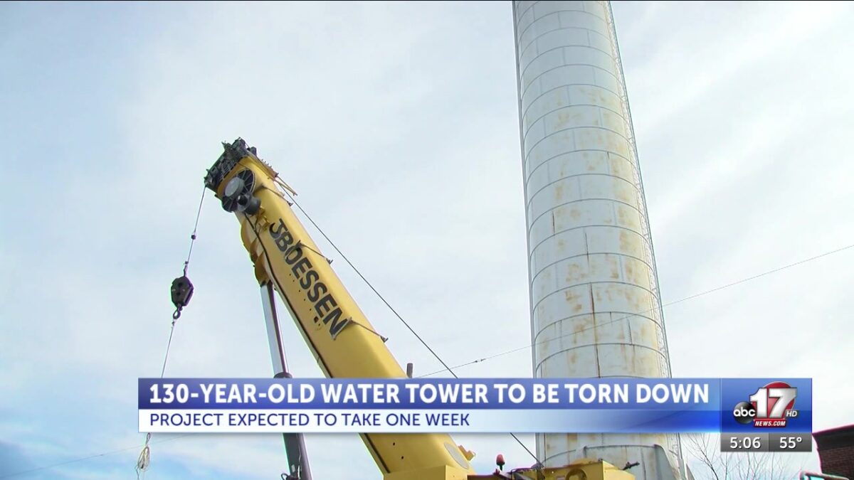 Old water tower coming down in Jefferson City