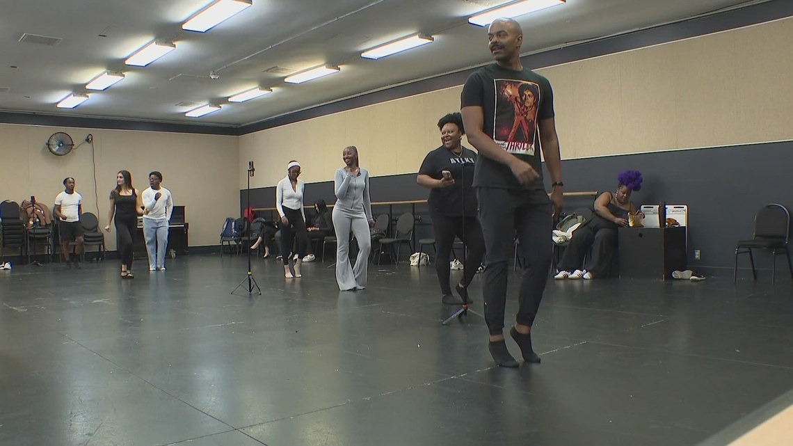 Justin Prescott held a dance workshop in Atlanta to teach some of the moves that made the 'King of Pop' famous.