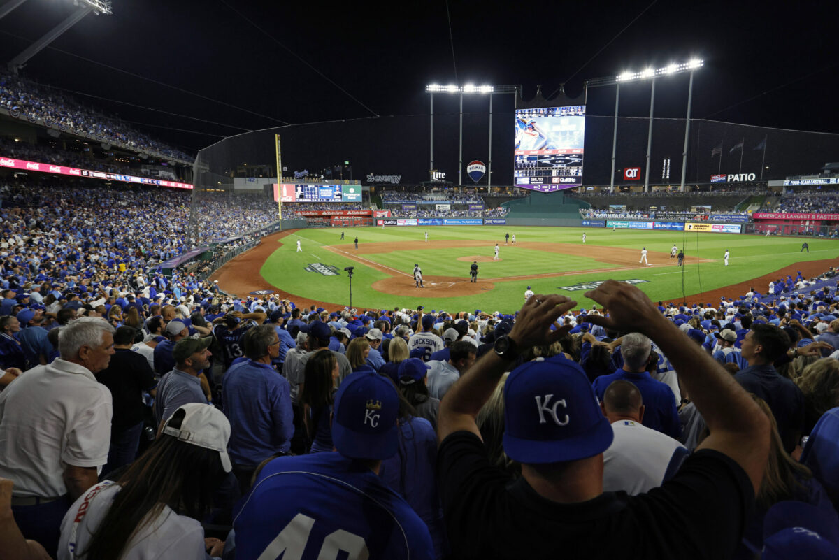 Royals announce new dimensions for outfield wall at Kauffman Stadium