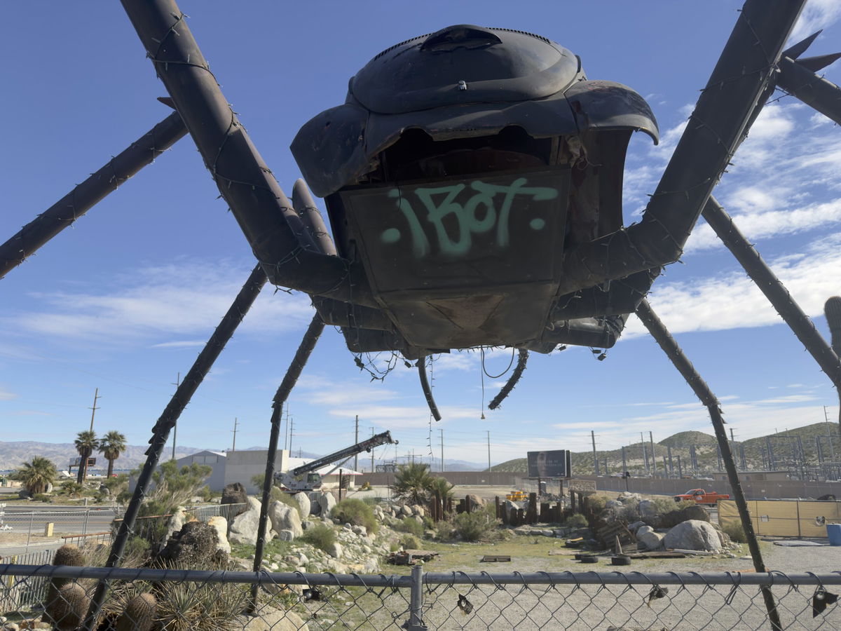 What’s really happening to the VW Spider Beetle on Indian Canyon Drive?