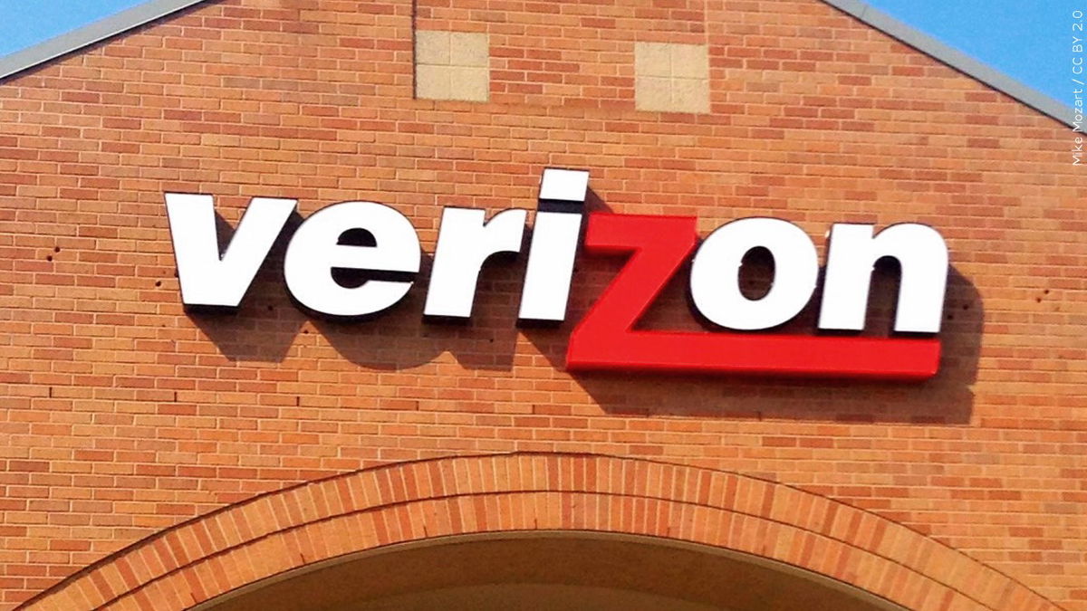 Nationwide Verizon outage leaves hundreds of thousands without service